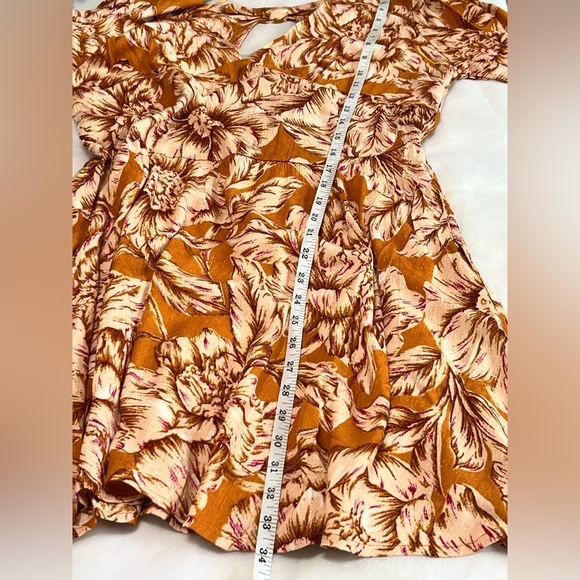 Band of The Free Jo Gold Floral Dress Large NWT - Picture 8 of 12